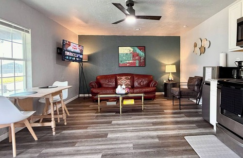 Central Oklahoma City Apartment | Plaza District Studio | $1500/month #20A | Full Kitchen + Queen Bed