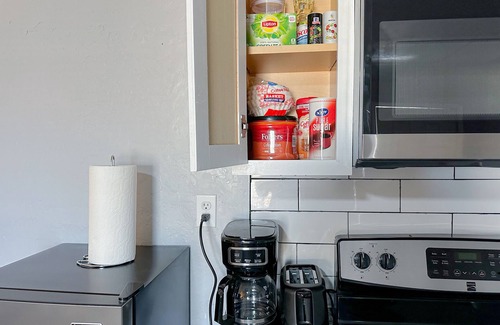 Central Oklahoma City Apartment | Plaza District Studio | $1500/month #20A | Full Kitchen + Queen Bed