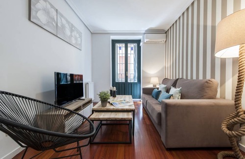Malasana Apartment | Plaza España VI-Modern apartment in Gran Via, close to main attractions.