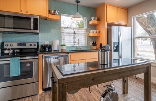 Central Oklahoma City Apartment | Plaza Pad I - New Apartment! Near Plaza District