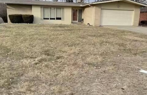 Southfield House | Pleasant 2-bedroom house with AC in Southfield HISTORIC AREA