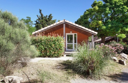 Carnoux-en-Provence Ski Chalet | Pleasant chalet with covered terrace in beautiful surroundings