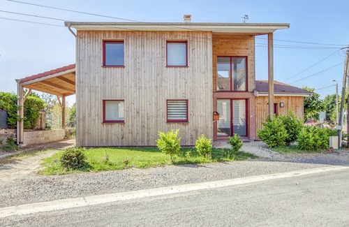 Challerange Cottage | Pleasant Cottage in Challerange