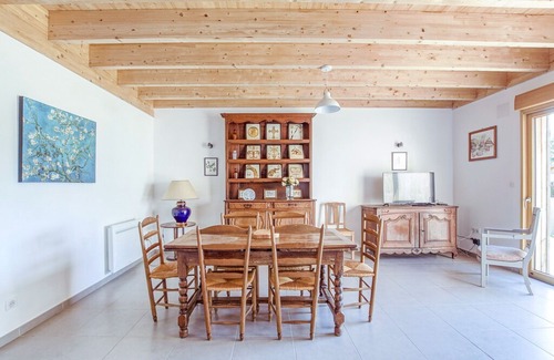 Challerange Cottage | Pleasant Cottage in Challerange
