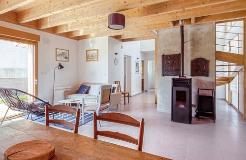 Challerange Cottage | Pleasant Cottage in Challerange