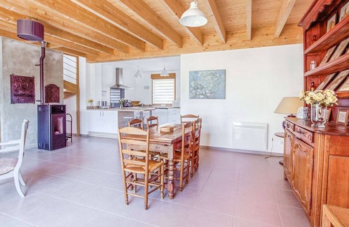 Challerange Cottage | Pleasant Cottage in Challerange