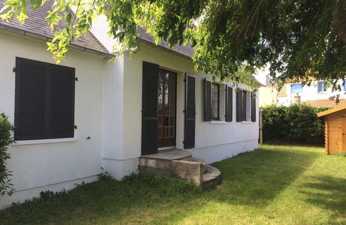 Tredrez-Locquemeau House | Pleasant ground floor villa for 4 people 60m from the sea