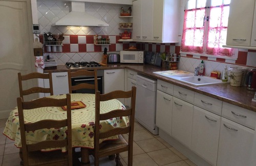 Aureille House | pleasant villa located in aureille, close to the center by foot, in the alpilles park, sleeps 6.