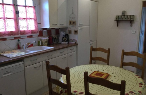Aureille House | pleasant villa located in aureille, close to the center by foot, in the alpilles park, sleeps 6.