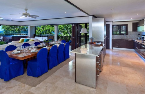 Old Trees Bay Apartment | Please Inquire Before Booking – Luxury Villa