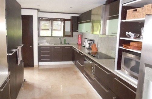 Old Trees Bay Apartment | Please Inquire Before Booking – Luxury Villa