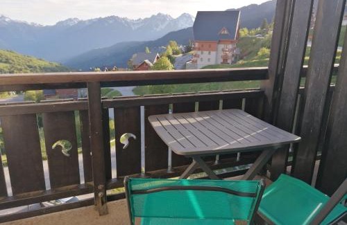 Montgellafrey Apartment | Plein sud, grande pièce de vie, vue imprenable sur les montagnes et parking couvert privé