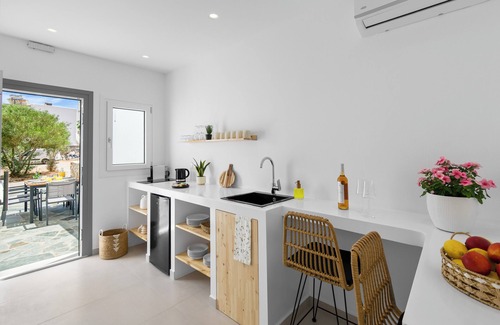 Naousa Apartment | Plori Suite 3