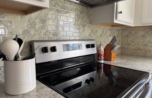 Forest House | Plum & Olive - Entire Home 15 Min to LU