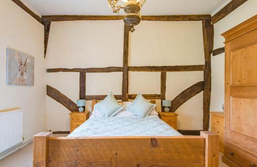Dargate House | Plum Pudding Cottage by Bloom Stays