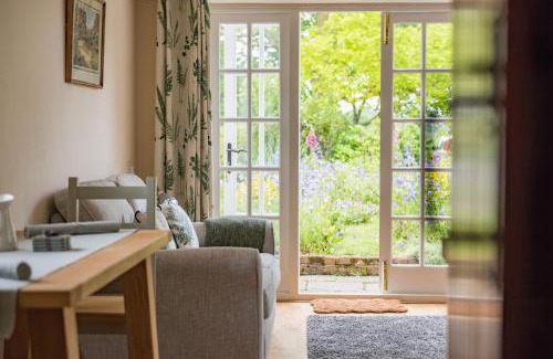Dargate House | Plum Pudding Stables by Bloom Stays