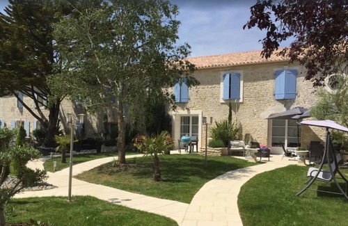 Chambon House | Plume 4* charming gites with swimming pool, golf practice and children's playground