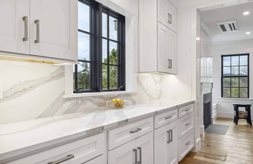 Woodstock House | Plunge Pool, Elevator, Walk to Town - Watkins Farm