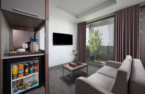 Icerenkoy Mahallesi Hotel | Plus Hotel Bostanci Atasehir