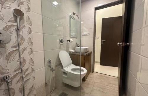 Bandra West Apartment | Plush Bandra West - Opulent 3BHK Apartment and Study