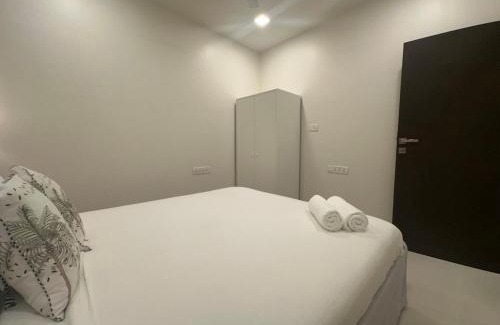Bandra West Apartment | Plush Bandra West - Opulent 3BHK Apartment and Study
