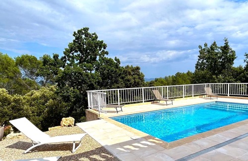 Le Cannet-des-Maures Villa | Plush Villa in Le Cannet-des-Maures with Private Pool