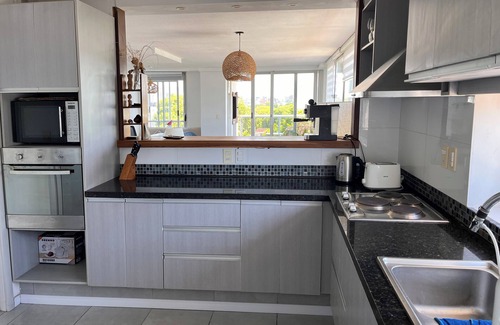 Pocitos Apartment | Pocitos apartment steps away from Montevideo Shopping Center