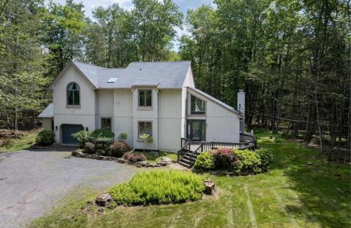 Pocono Pines House | Pocono Escape Style and Serenity