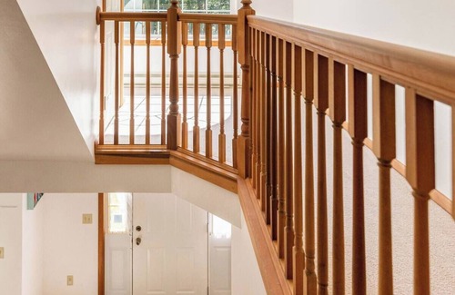 Mount Pocahontas House | Pocono Tara - 3BR Home - Near Skiing & Lakes!