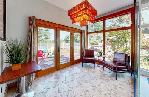 Blakeslee House | Poconos Blakeslee Luxury Castle in the Greens