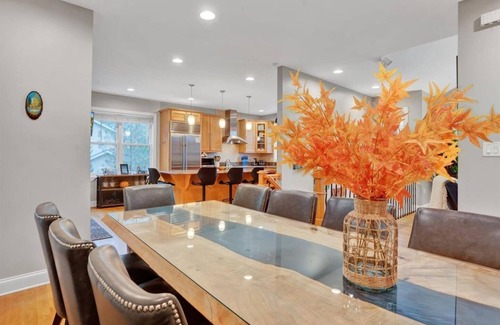 Lake Harmony House | Poconos Fall Foliage Escape~MtnViews~HotTub~FirePit~GameRm~MiniGolf~Sauna~EV Chr