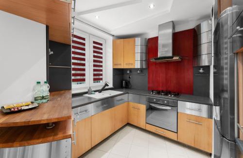 Libertow Apartment | Pod Fortem Homely Apartment by BookingHost