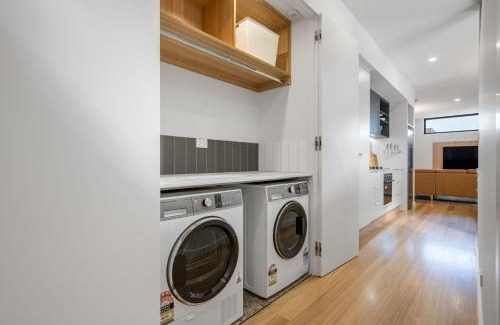 Mount Gambier Apartment | Pod Two - Luxurious 1 King Bedroom