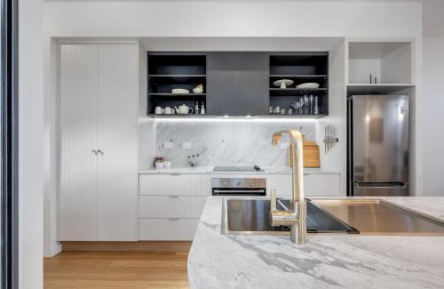 Mount Gambier Apartment | Pod Two - Luxurious 1 King Bedroom
