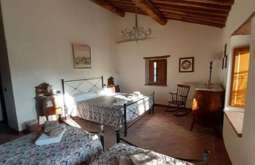 Radicondoli Other | Podere Cerciano: Double Room plus Single Bed cam. 4