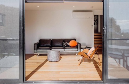 Bicheno House | Pods on Fraser