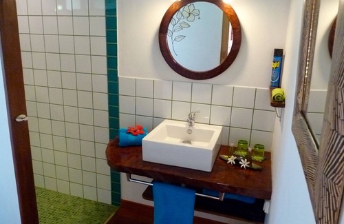 Maharepa Bed & Breakfast | Poerani Suite, 2 rooms in lagoon side villa
