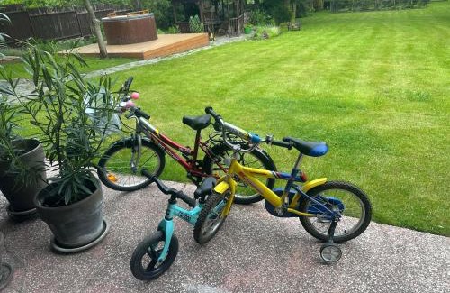 Karniewek Villa | POGO dom nad Narwią - 4 sypialnie, balia, własny pomost, plac zabaw