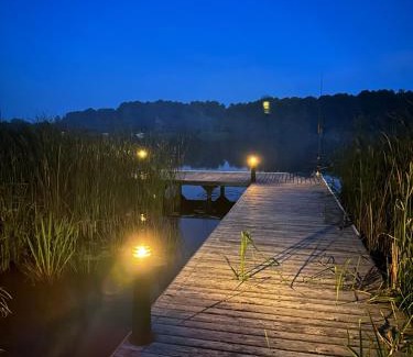 Karniewek Villa | POGO dom nad Narwią - 4 sypialnie, balia, własny pomost, plac zabaw