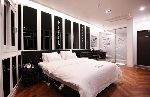 Pohang Hotel | Pohang Haedo-dong New Bom Stay