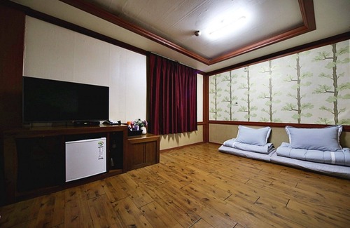 Pohang Hotel | Pohang Jukdo Market L