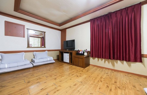 Pohang Hotel | Pohang Jukdo Market L