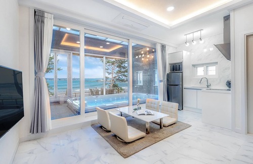 Pohang House | Pohang Playbeach Poolvilla