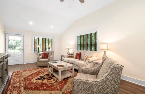 Fairhope Cottage | Point Clear Cottage by Roberts Brothers Vacation Rentals