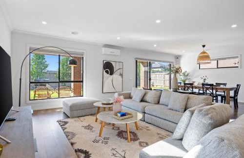 Point Cook House | Point Cook's Spacious and Comfy 4BR/3BA Haven!