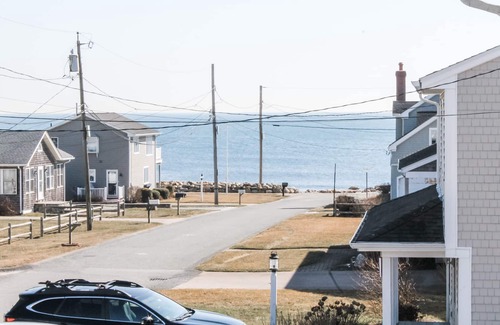 Point Judith House | Point Judith Beach House with stunning ocean views including the light house