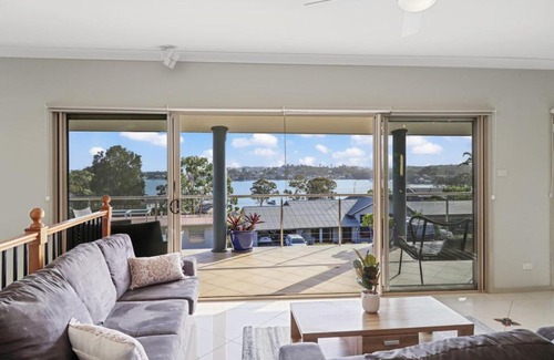 Fishing Point House | Point Panorama