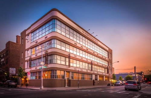 Williamsburg Hotel | Pointe Plaza Hotel New York