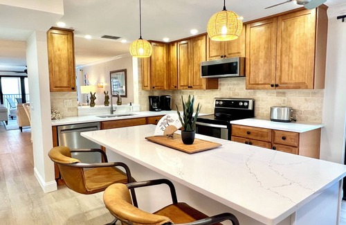 Sanibel Condo | Pointe Santo B-47 Stunning Gulf Views & Private Rooftop Sundeck - Renovated 2025