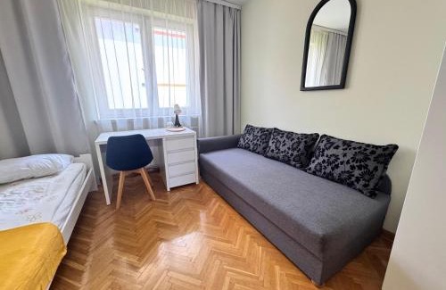 Wawer House | Pokój przy Centrum Zdrowia Dziecka- bezpośredni dojazd do centrum